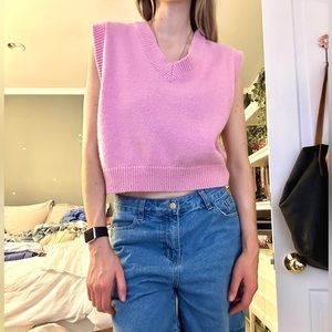 💖 Pink Sweater Vest - Vintage